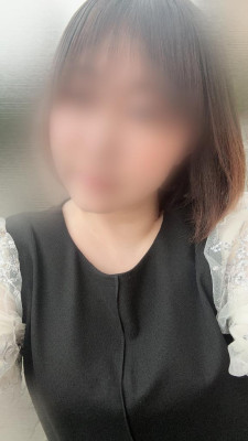 肨