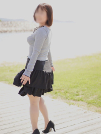 肨