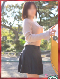 肨