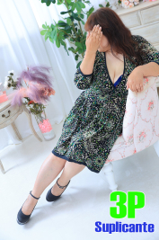 �~�J��