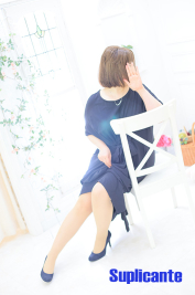 �}�R