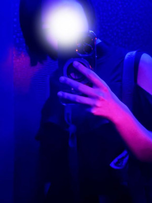 炢
