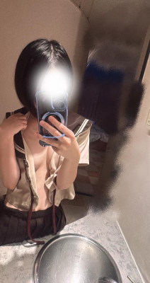 炢