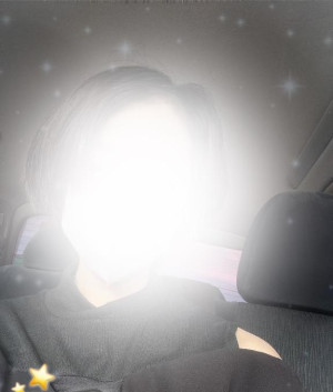 炢