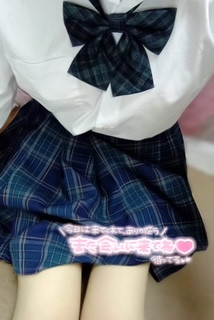 肨