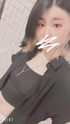 新人 れな
