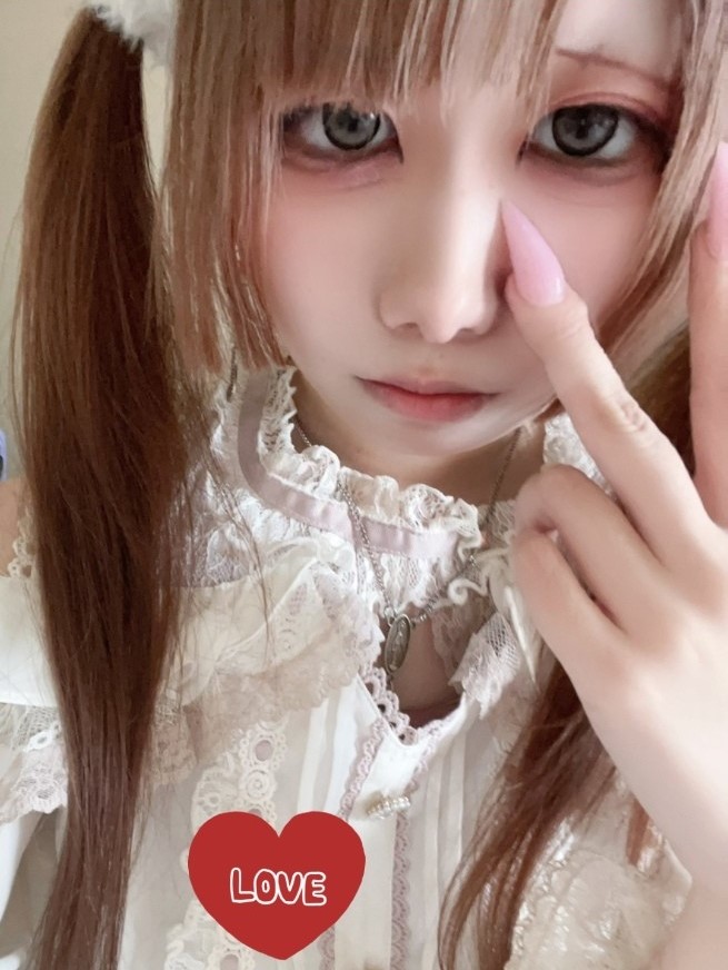 可愛いスレンダーロリ系エロ女子！