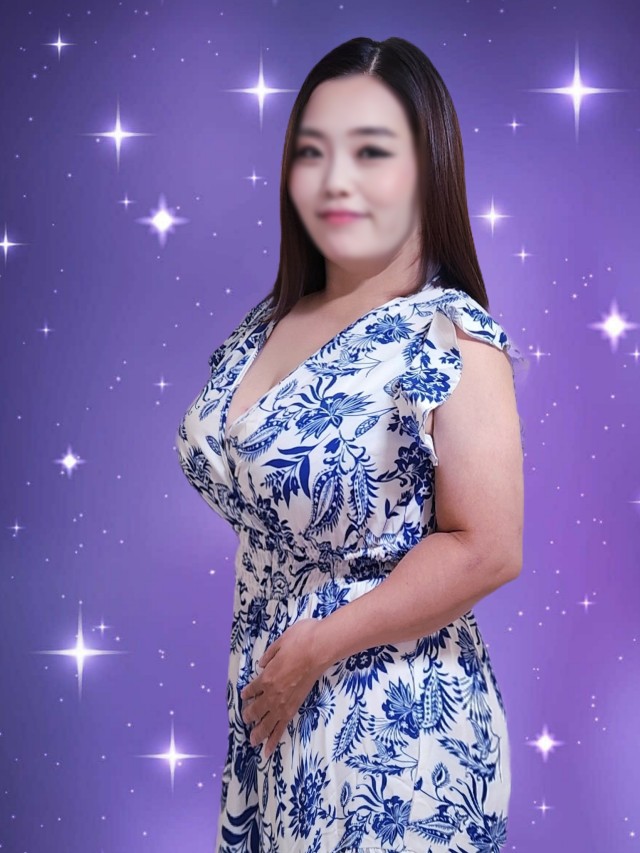 ぽっちゃりパイパン姫《こなつ》さん