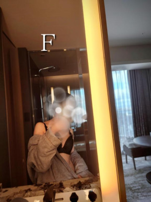 謎のM,s F
