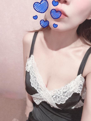つきな