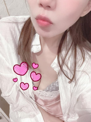 つきな