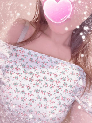つきな