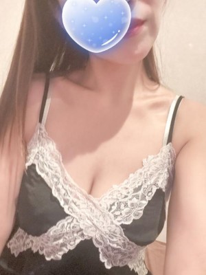 つきな
